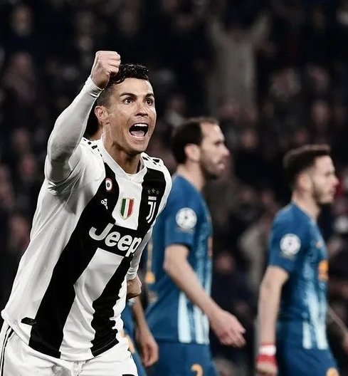 𝐂𝐑𝐈𝐒 tweet media