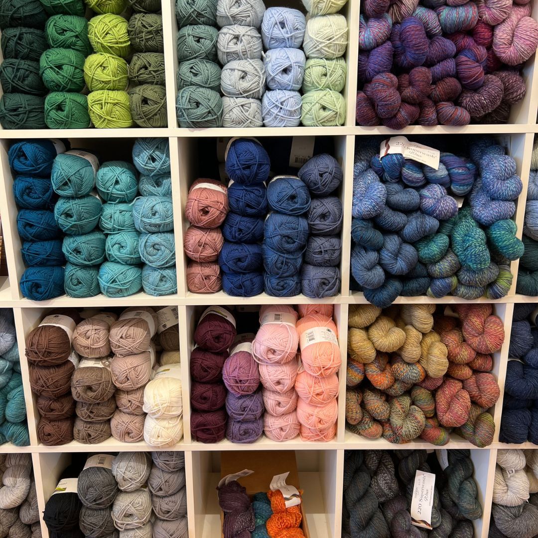 CascadeYarns's tweet image. Everyone belongs at 𝐒𝐩𝐫𝐲 𝐖𝐡𝐢𝐦𝐬𝐲 𝐅𝐢𝐛𝐞𝐫 𝐀𝐫𝐭𝐬 in Stoughton, WI! Meet new yarnie pals and make your fiber dreams a reality at this well-stocked LYS.
 
#cascadeyarns #yarn #makersgonnamake