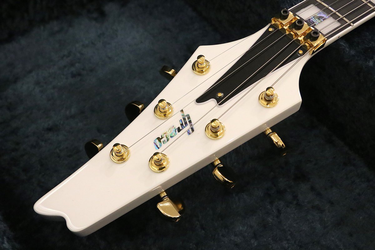 zemagreco_osaka's tweet image. 🆙デジマート更新しました！

GMシリーズのロック式トレモロユニット搭載モデル！

ボディーとネックにはマホガニー、フィンガーボードにはエボニーを使用。
Gotoh製のGE1996Tダブル・ロッキング・トレモロを採用し、ダイナミックなアーミングも可能です！

#Greco #グレコ #Guitar #ギター