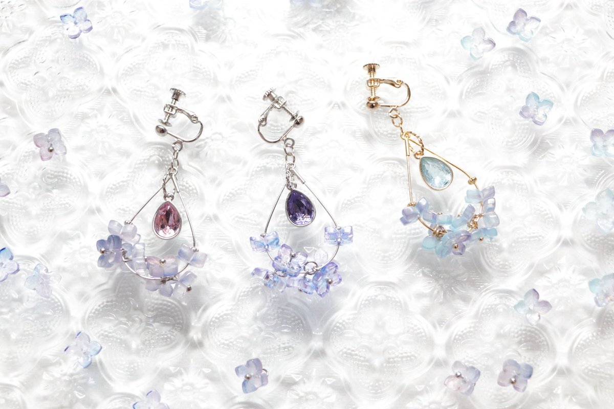 crevice_komi's tweet photo. 〈今後の出展について〉

✦デザインフェスタvol.36
　✦5/23-24
　✦東京ビッグサイト
　✦南館4F R-284

✦arteVarie 139
SUPER COMIC CITY 33内
　✦5/31
　✦インテックス大阪

(申し込み予定)
✦そうさくマーケットvol 3
　✦7/20 マイドームおおさか
✦arteVarie 140
　✦8/23 インテックス大阪 https://t.co/oTF0fGST0T