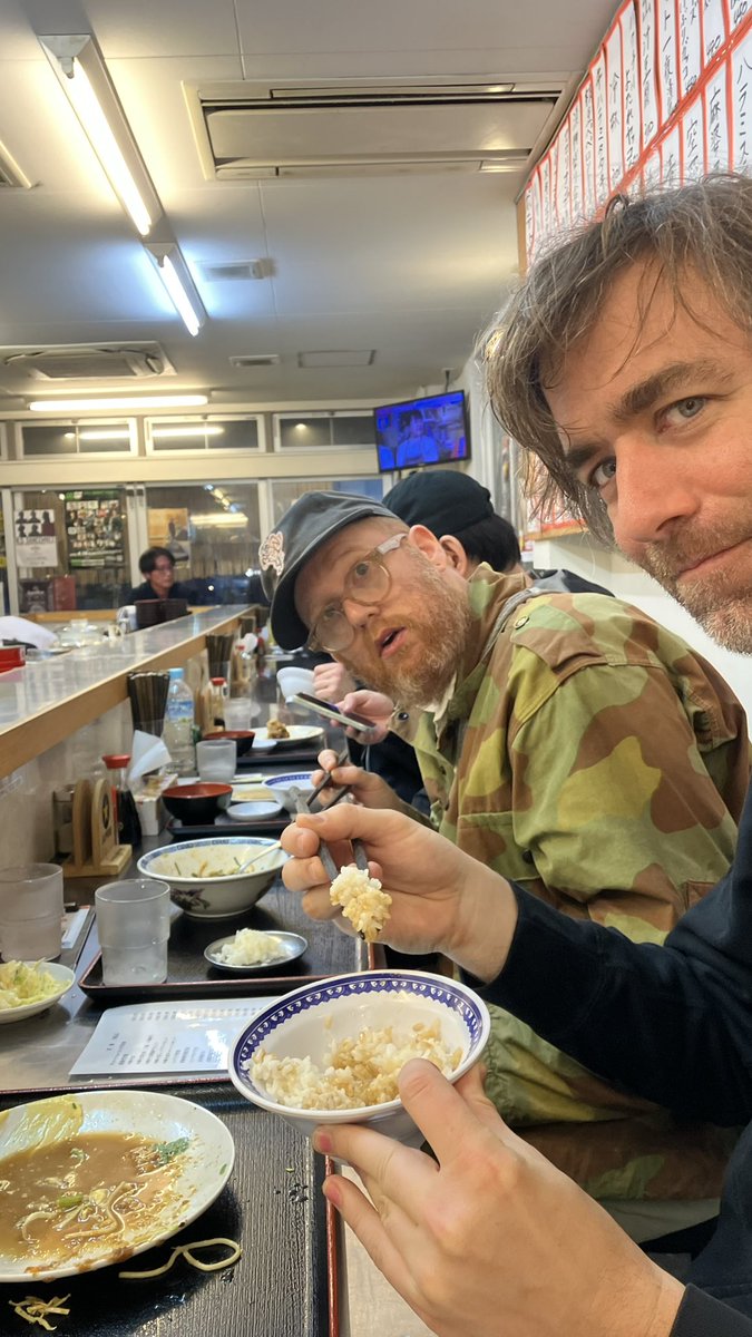 the_lost_boys's tweet photo. Algernon Cadwallader来日の日程、貴重だ貴重だって主催が言うのは野暮だけどアジアツワーのスケジュール見れば日本がどれだけ優遇されてるか分かるよなー。大体1カ国1ショーで行かない国もあるんだもん。
彼らは今日も日本を楽しんでます。 https://t.co/k3kVU9RtAK