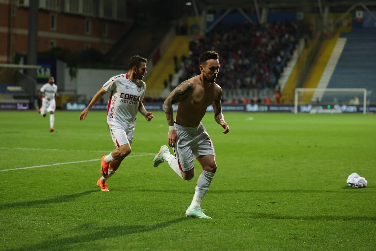 Afonso Sousa tweet media