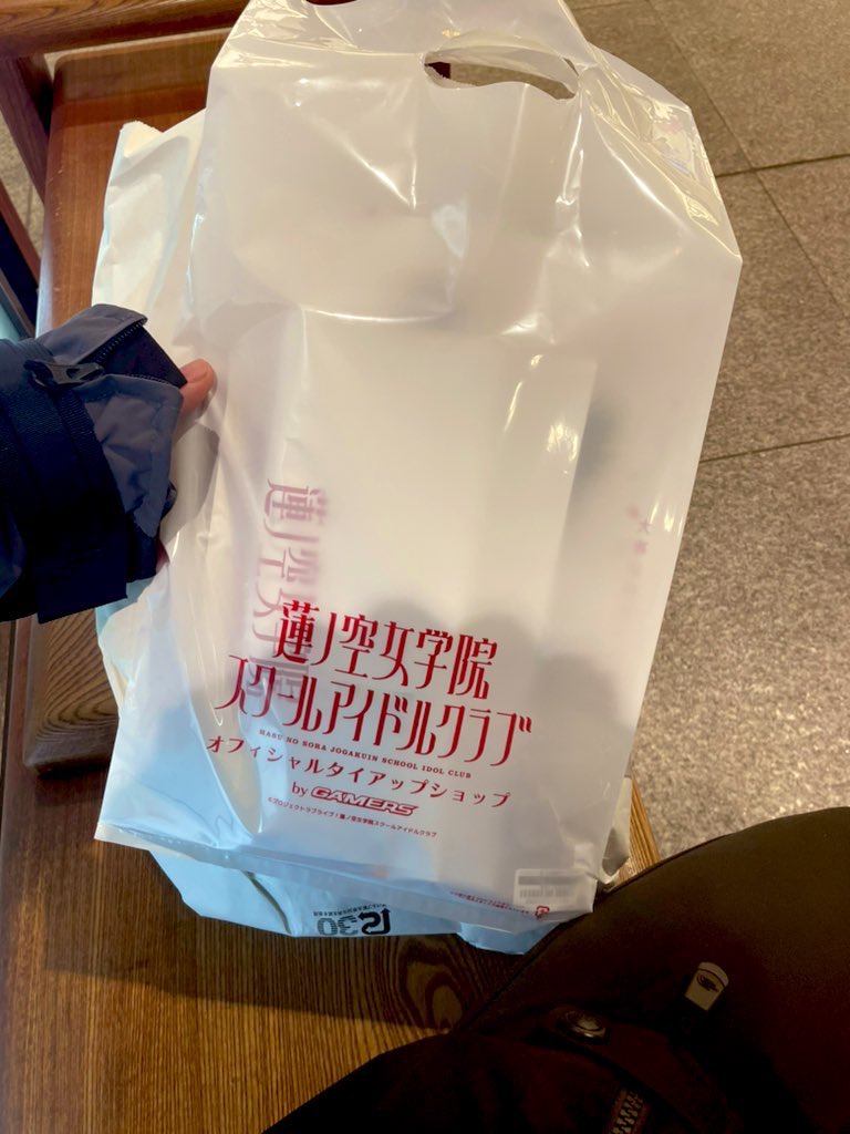 ℛ𝑒𝓅𝓁𝒾𝒞𝒶🏝️ tweet media