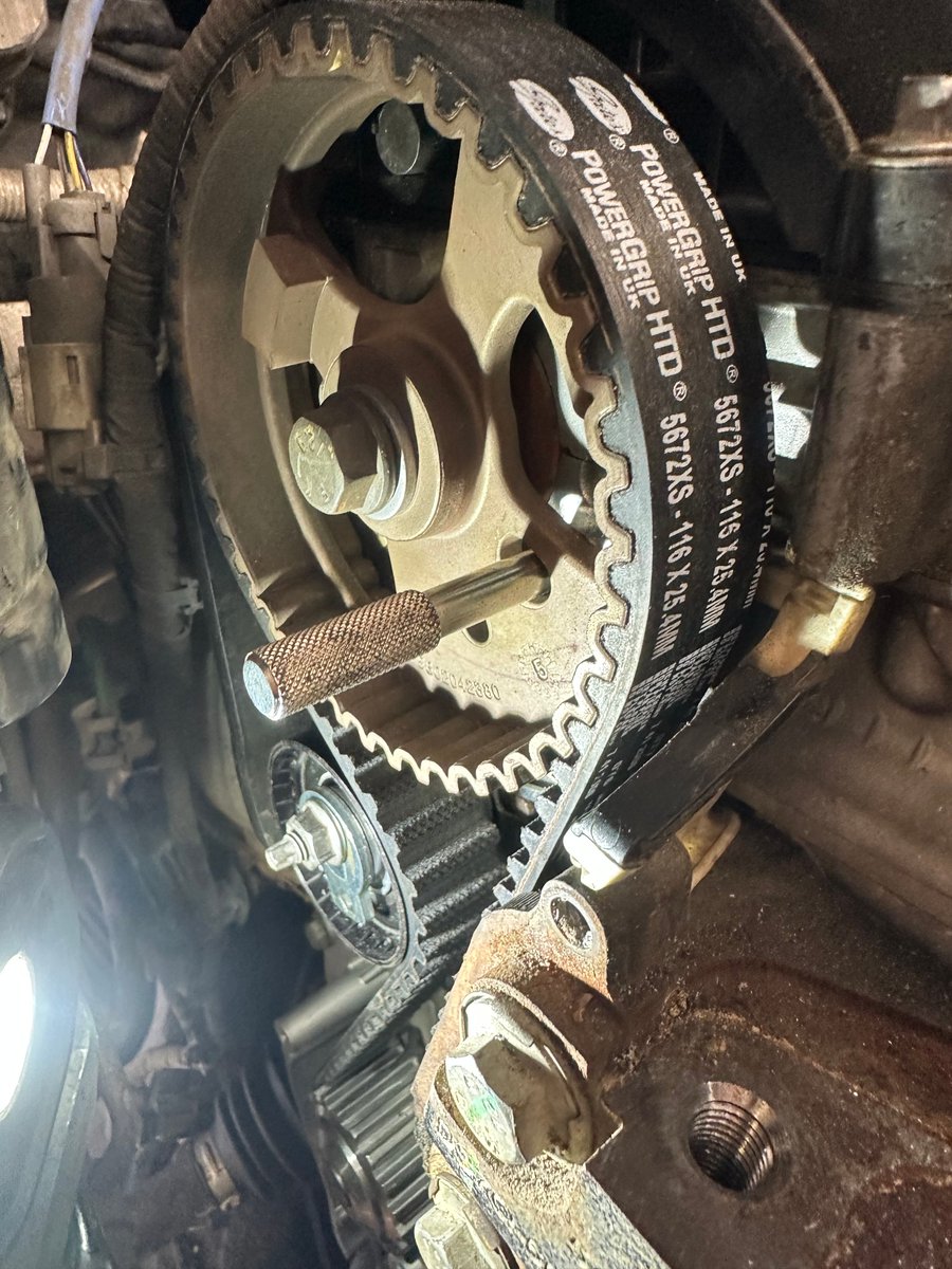 BrakeSvceWorld's tweet photo. A bit of history in today 👀

This Ford Galaxy from English Heritage came in for a timing belt replacement 🔧

One of those jobs you don’t want to ignore—can save a lot of trouble later on.

Book here 👉 https://t.co/PsOShhf677
#brakeandserviceworld #EnglishHeritage #CarCare https://t.co/hKqkwiU94E
