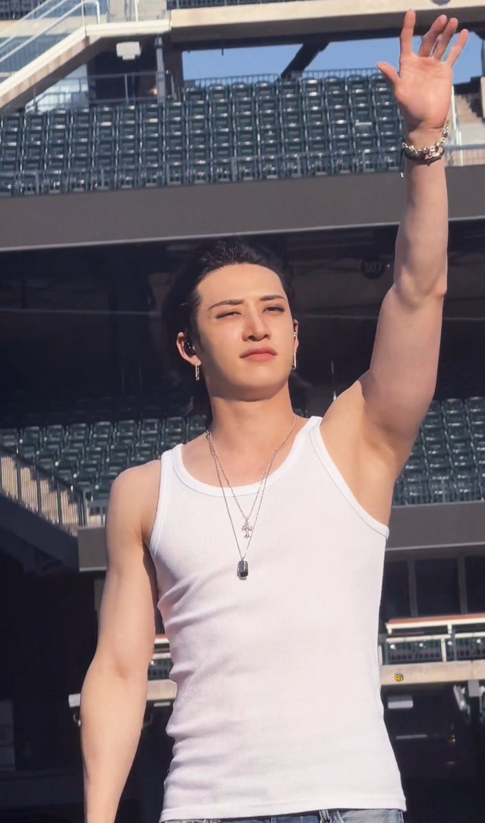 Maya🐝 tweet media