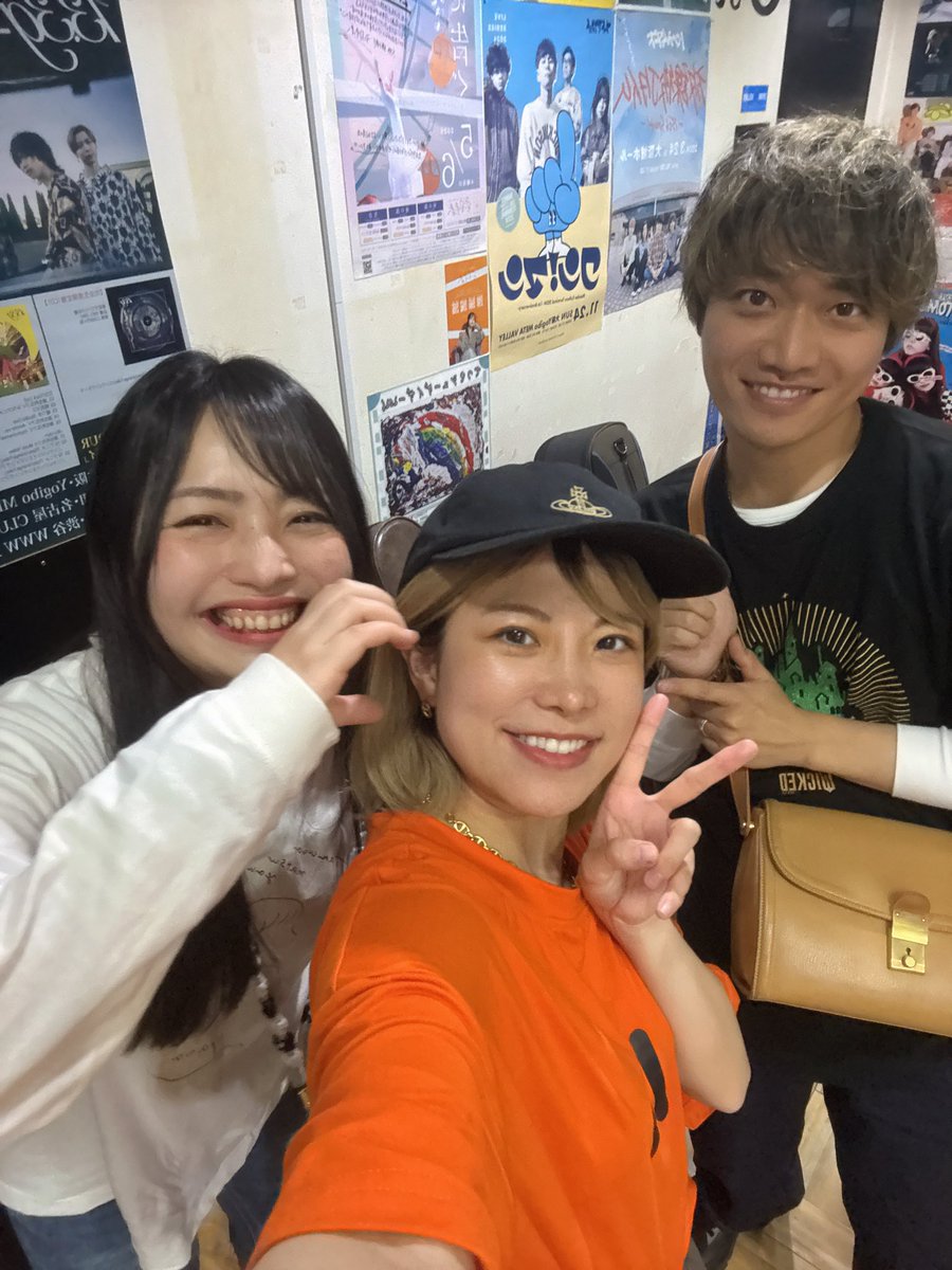 \バースデーワンマン大阪編🎈/

リハ終わり❕たのしみすぎる❕

実はギターとピアノのサポート、3人編成ってワンマンでは無いのよ。絶対見逃さんで✊

残り5席でソールド、かけこめっ
mipon-online.stores.jp/items/690f8ae6…