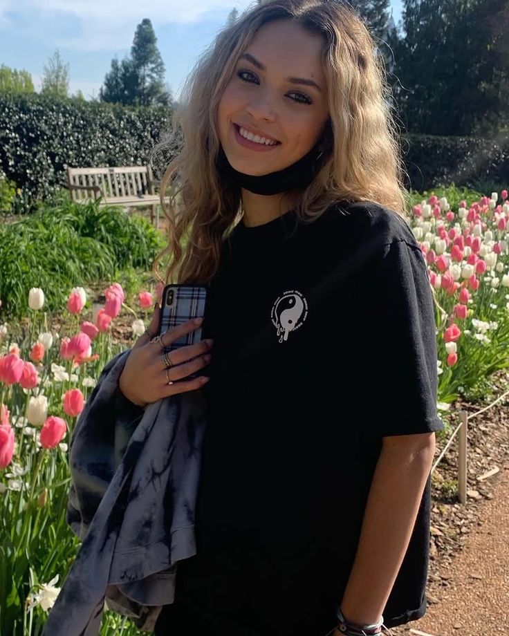 luz ⁴⁴ 🍉| MANON WORLD DOMINATION tweet media