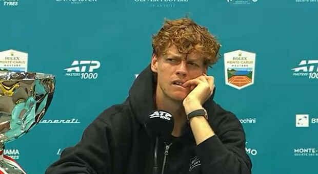 BlobRai3's tweet image. "WHY NOT?!?".
Sinner spiazzato dalla domanda sull’inno italiano a Monte-Carlo: “Normalmente si canta no?”. dopo il trionfo a Monte-Carlo ha parlato del suo feeling con l’Italia e con gli italiani rispondendo ad una domanda sull’inno cantato... (Fanpage).
#blob... alle 20 su Rai3