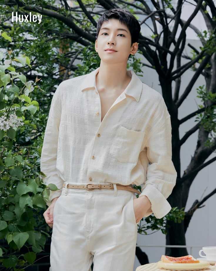 assrist's tweet photo. ㅤ
ㅤ
𝙀𝙯𝙧𝙖.𝙈𝙃 𝙉𝙚𝙬 𝙄𝙣𝙨𝙩𝙖𝙜𝙧𝙖𝙢 𝙋𝙤𝙨𝙩 

📍Tokyo, Japan 
Ezra Mahardika for 𝙃𝙪𝙭𝙡𝙚𝙮 Spring Catalog 
ㅤ
ㅤ https://t.co/8zoLAxZSCl
