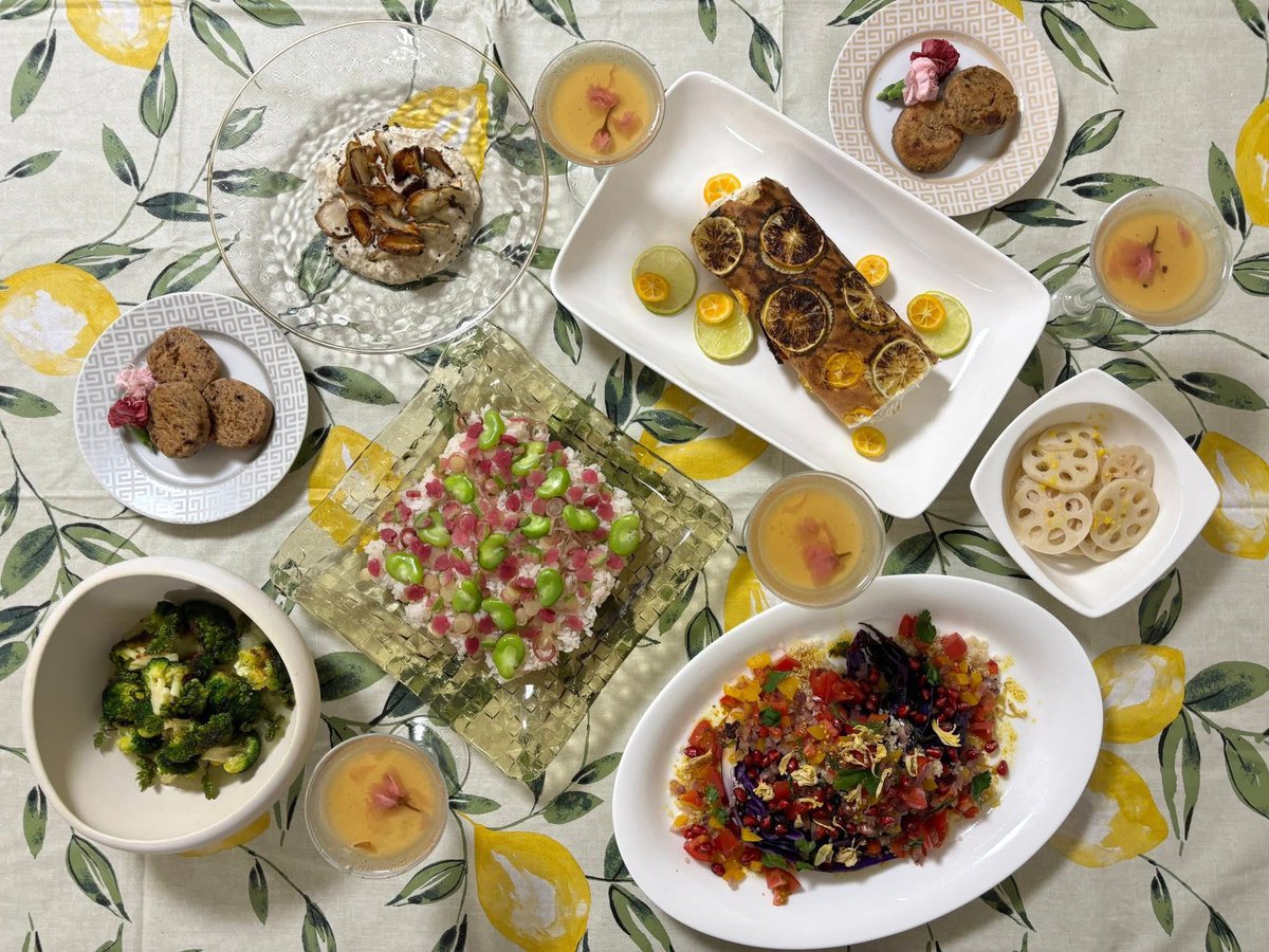 kitchenbyyummy's tweet photo. お料理教室のテーマは Joy of blossom🌸

品と色気がある桜メニューを始め
一口食べたら春が来るフルコース🌸

奥にほろ苦さがある
甘い��けじゃない春野菜が楽しくて大好きだし、いつだって美味しいものに目をくらませていたい😻💓

#料理教室東京 #料理教室港区 #東京料理教室 https://t.co/g3GRV4Jd3G