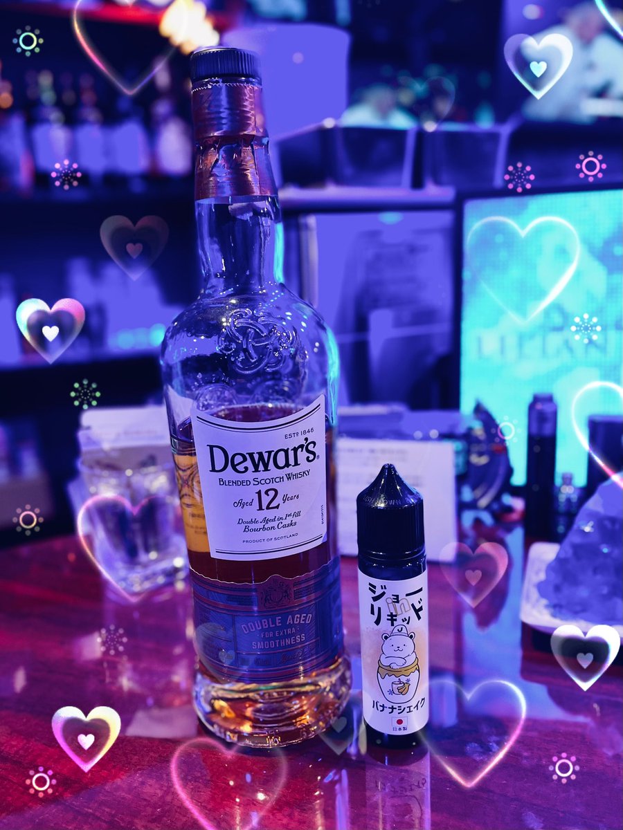 shj_akiba's tweet image. 本日のおすすめ #VAPE はこちら！

 #ジョーinリキッド🐻‍❄️のバナナシェイク🍌✧︎*。
バナナの濃厚な甘い味わいが甘党さん大絶賛のリキッドです✨️✨️

おすすめの #VAPEfusion はウイスキーのデュワーズ12年🥃✧︎*。
ロックやジンジャーハイと合わせるのがイチオシです🎶

 #聖氷女教会