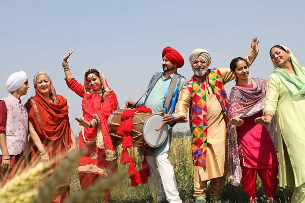 CulturalEduc's tweet photo. Happy Vaisakhi!

Vaisakhi (also called Baisakhi) is celebrated by Sikhs  in Punjab &amp; around the world. 

It marks the day in 1699 when the Khalsa (a special Sikh community) was created. It’s a time to remember bravery, kindness, and standing up for what is right. 1/3 https://t.co/0MzYf2Iqq3