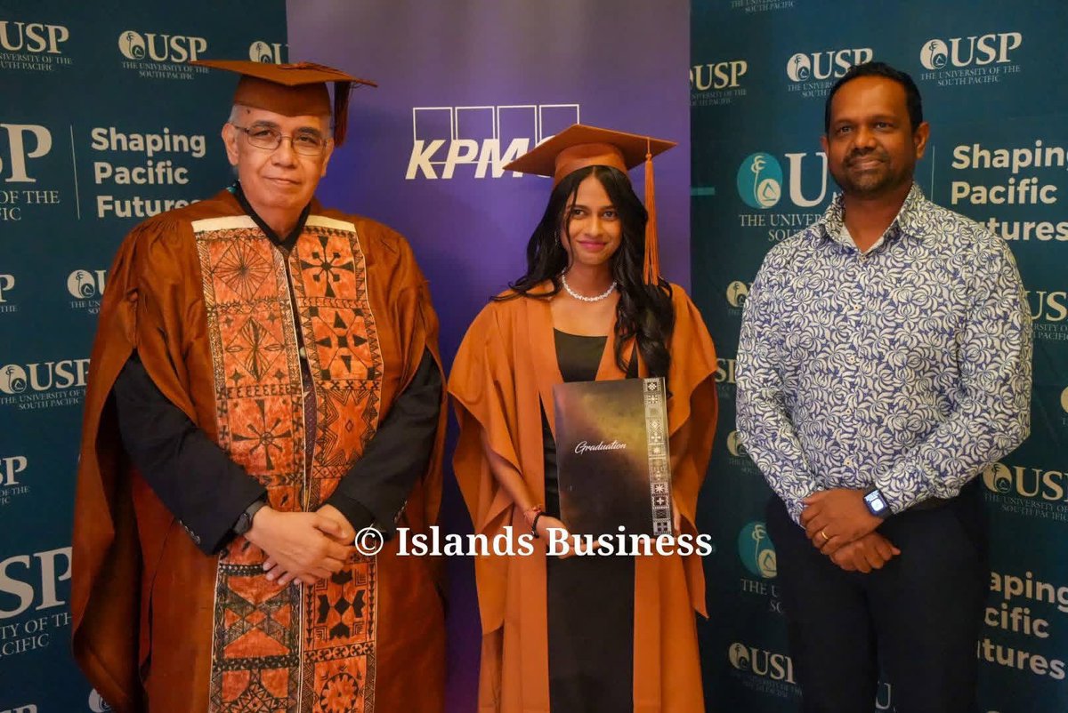 ib_magazine_'s tweet photo. STUDENTS and faculty of The University of the South Pacific gathered at the Grand Pacific Hotel Suva this evening to recognise the outstanding academic achievements of standout performers. The event marks the start of graduation week.

#USP #GraduationWeek #AcademicExcellence #StudentSuccess #ProudMoment

📸: JOSEPH  RAVU / Islands Business