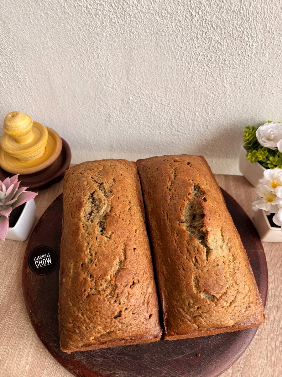 I have these 2 plain regular loaves available for immediate delivery. Still hot too 🤭

7,200 each. Please send a dm to order 😁
<a href="/luscious_chow/">Luscious Chow</a>