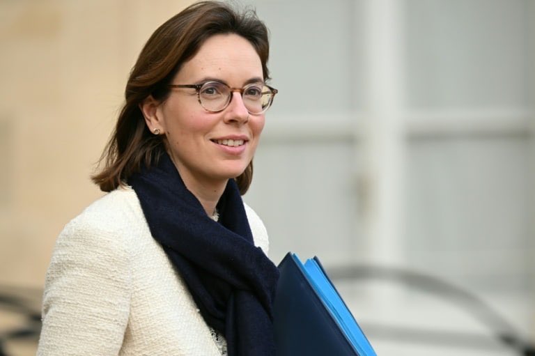 BREAKING — République des copains en direct : Amélie de Montchalin nommée à la Cour des comptes

Elle passe de ministre des Comptes publics à la tête de l’institution qui doit contrôler… ses propres budgets. Conflit d’intérêts énorme.

<a href="/PutschMediaoff/">Putsch Media</a> <a href="/Bouliquet/">Bouliquet</a>
#Montchalin