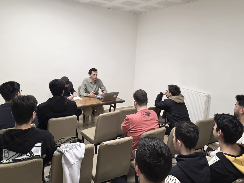 cankiriKYGM's tweet photo. 📍Emir Karatekin Yurdu

Yurt psikoloğumuz tarafından öğrencilerimize yönelik “Dijital Detoks Atölyesi” düzenlendi. https://t.co/NAIpSVHCmB