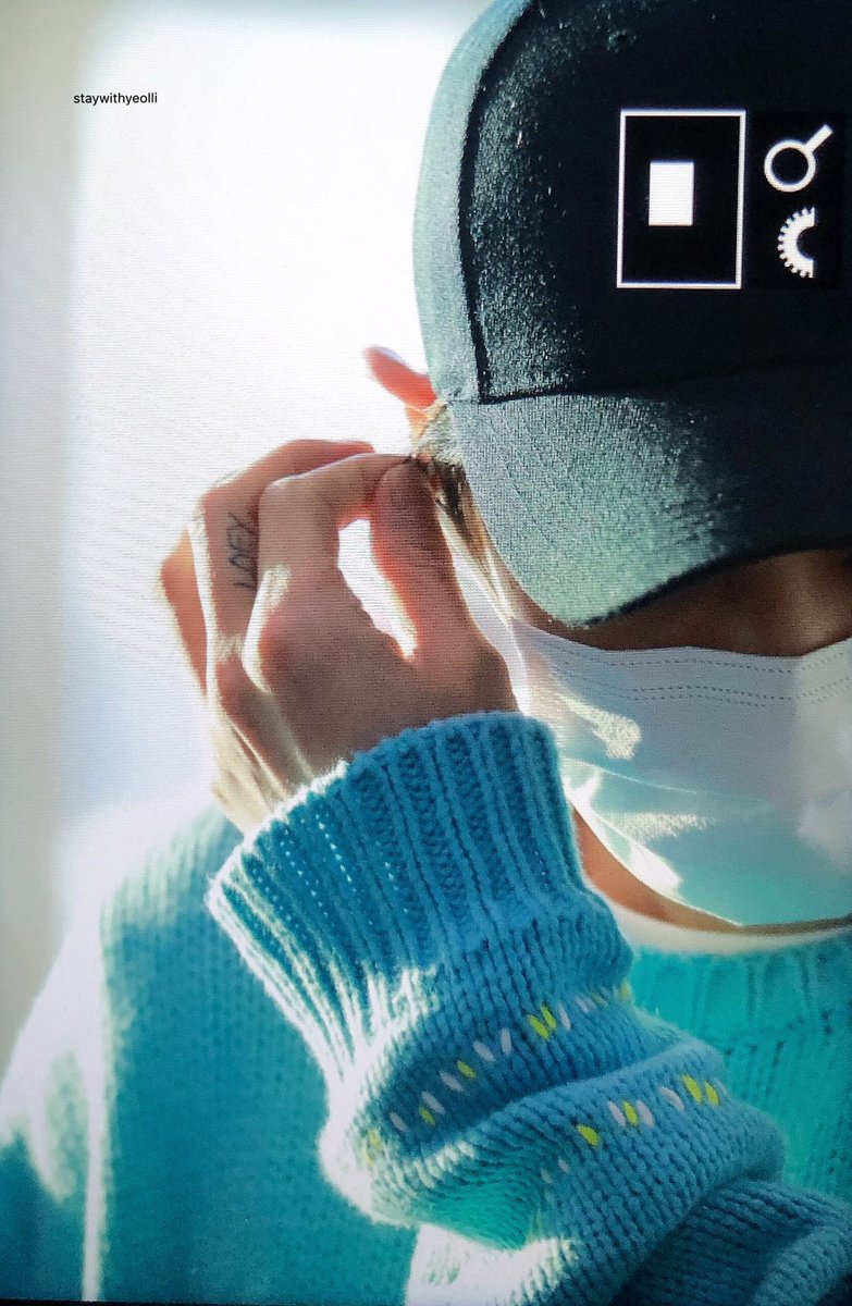 Chanyeol Thirst Traps tweet media