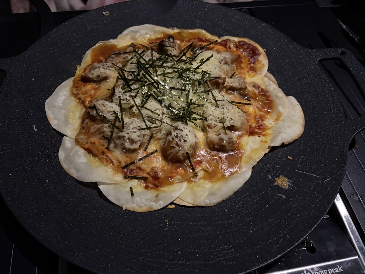 ZENO660's tweet photo. 2日目の夜ご飯！

油そばと餃子ピザ🍕🥟

#キャンプ飯 https://t.co/T8Q4QfW2dk