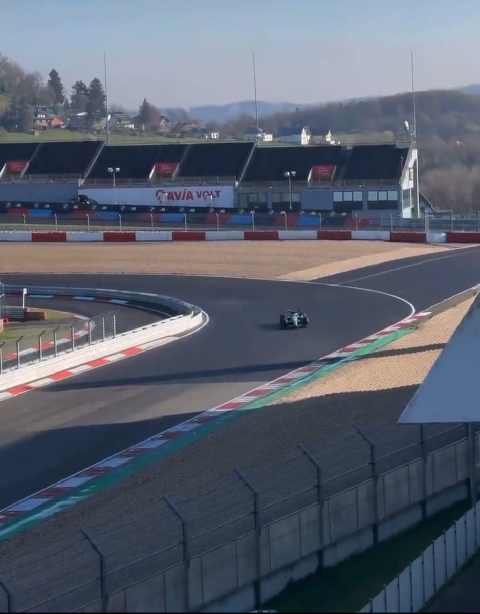 ica(ssandra) russell tweet media