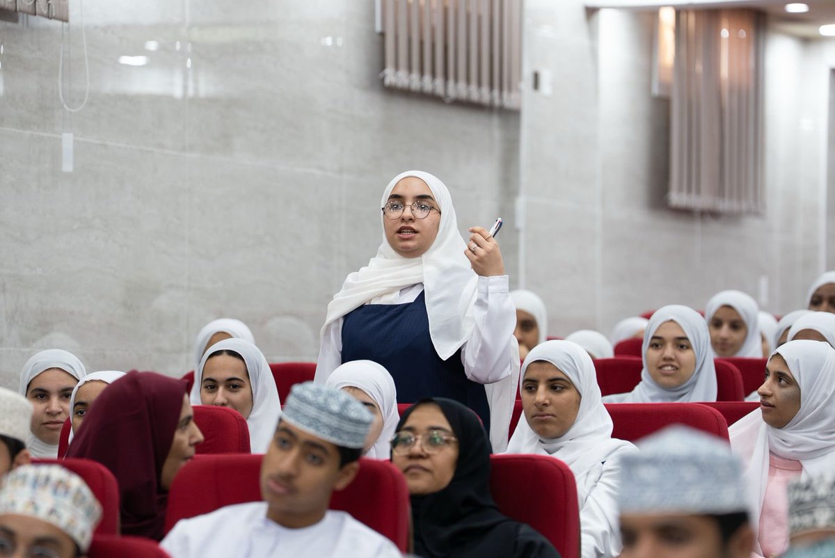 مركز التوجيه المهني والإرشاد الطلابي tweet media