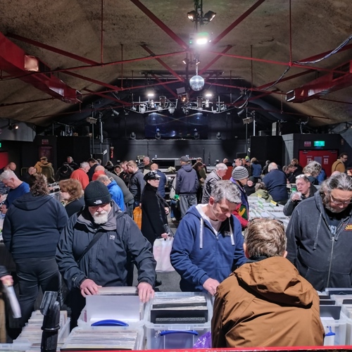 MoseleyRecFair's tweet photo. FIVE DAYS to go until the Robin Record & Cd Fair in Bilston!
Sunday 19 April, 10am-2pm.
Opening times/admissions:
10am-11am Early Bird, ยฃ2 entrance
11am-1pm ยฃ1 entrance
1-2pm, Free Entrance https://t.co/jw9hy4IjsN
#bilston #RecordFair https://t.co/PpQvy4lv6h