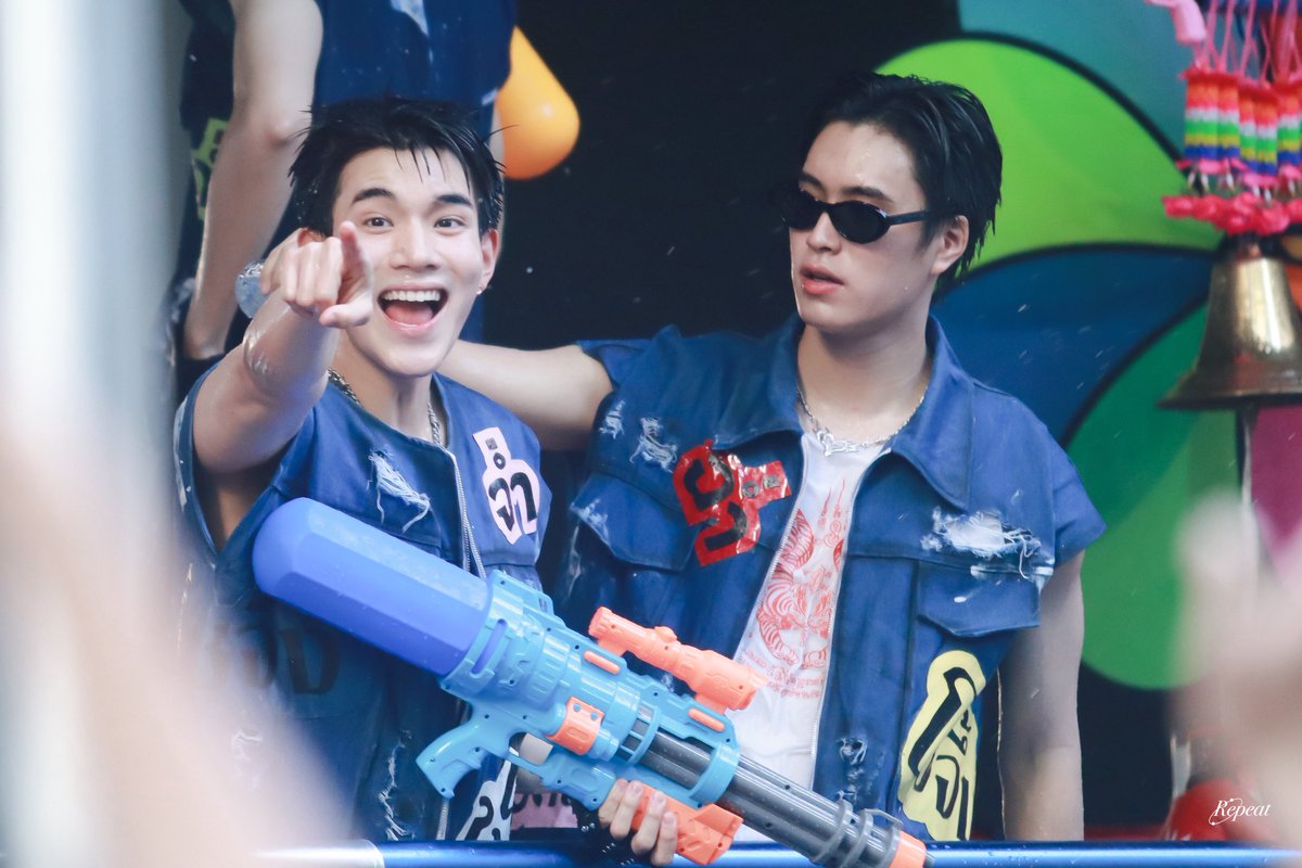 𝐑𝐞𝐩𝐞𝐚𝐭*𖦹ㅡ🍑🦋🌧️ tweet media