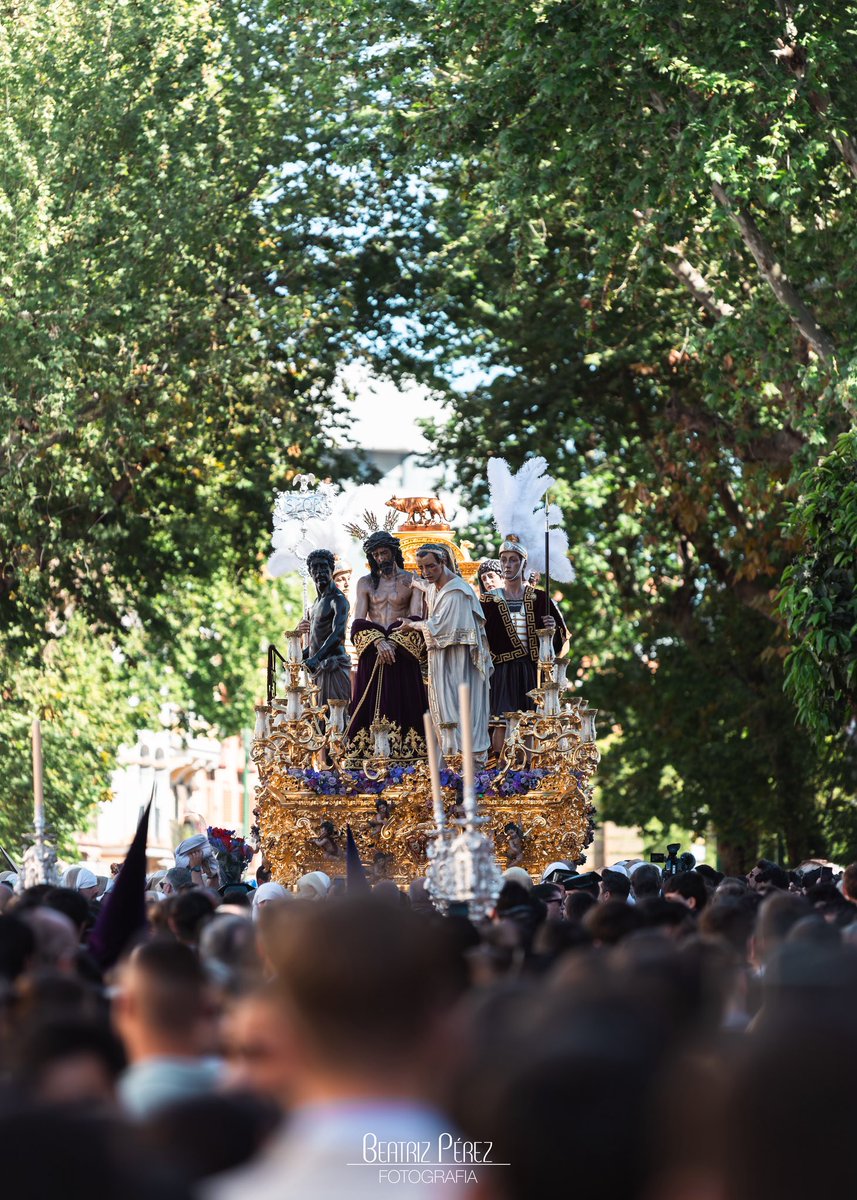 𝐏𝐫𝐞𝐬𝐞𝐧𝐭𝐚𝐝𝐨 𝐚 𝐒𝐞𝐯𝐢𝐥𝐥𝐚.
<a href="/Hdad_SanBenito/">Hermandad San Benito</a>