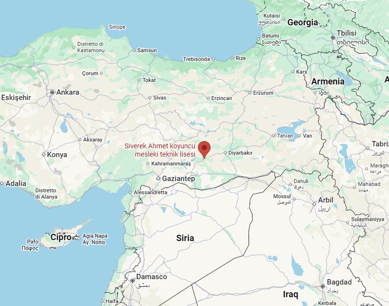 Emergenza24's tweet image. 🔴[14.04-12:30] #Siverek #Sanliurfa #Turchia #Turkey 
👉SPARATORIA IN UNA SCUOLA 
👉Liceo Ahmet Koyuncu per l'Istruzione Professionale e Tecnica Anadolu.
ℹ️Bilancio provvisorio:
👉+16 persone colpite (tra cui un poliziotto e 4 insegnanti) alcuni in condizioni critiche
👉morto lo