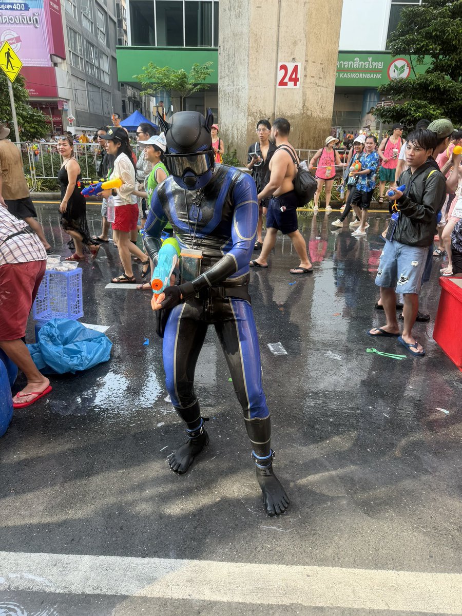 NoobzPIE tweet media