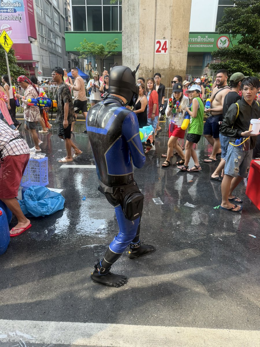 NoobzPIE tweet media