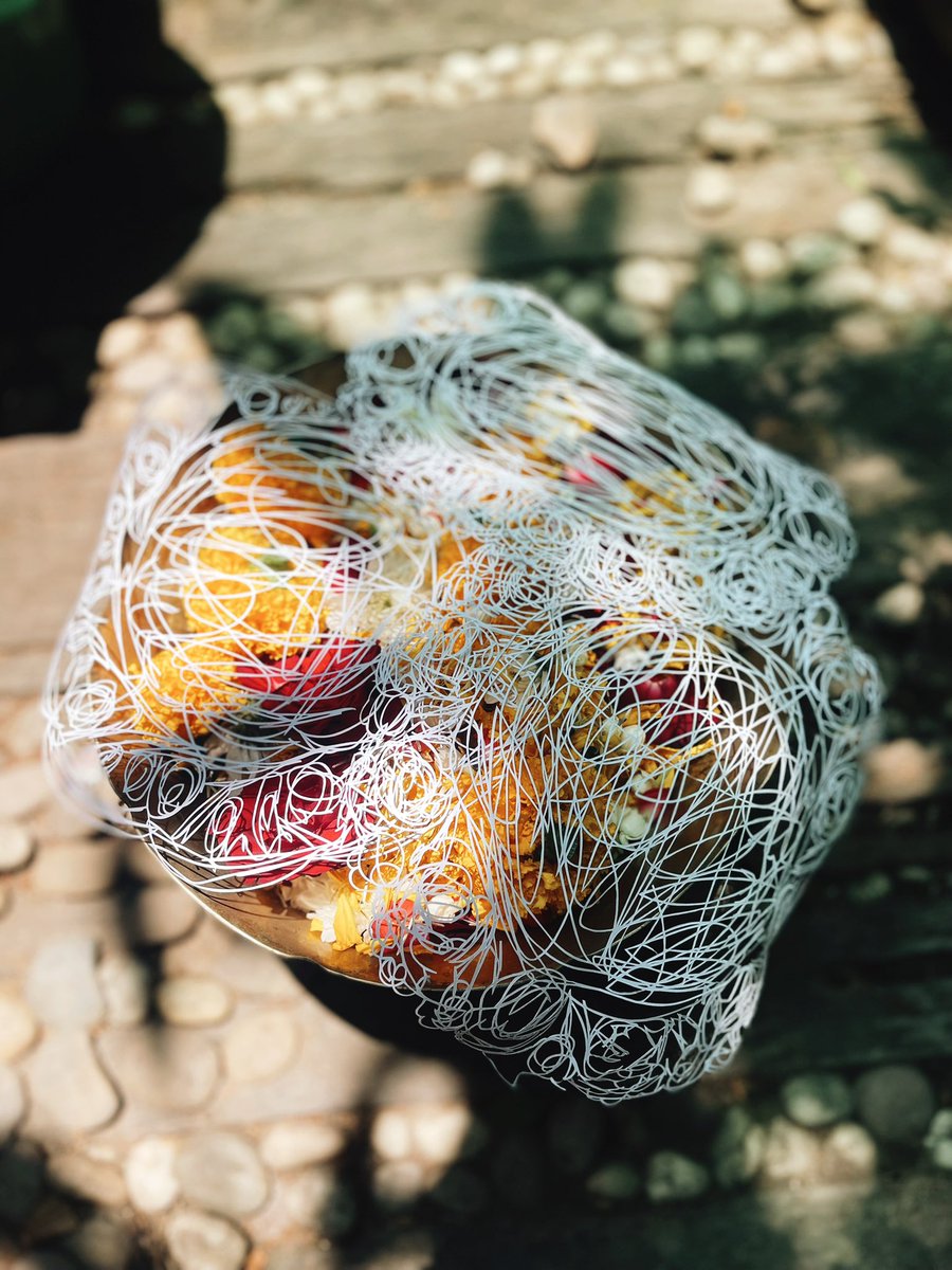 CollagecantoN's tweet photo. Songkran’s paper ritual https://t.co/wpxz2AdJXA