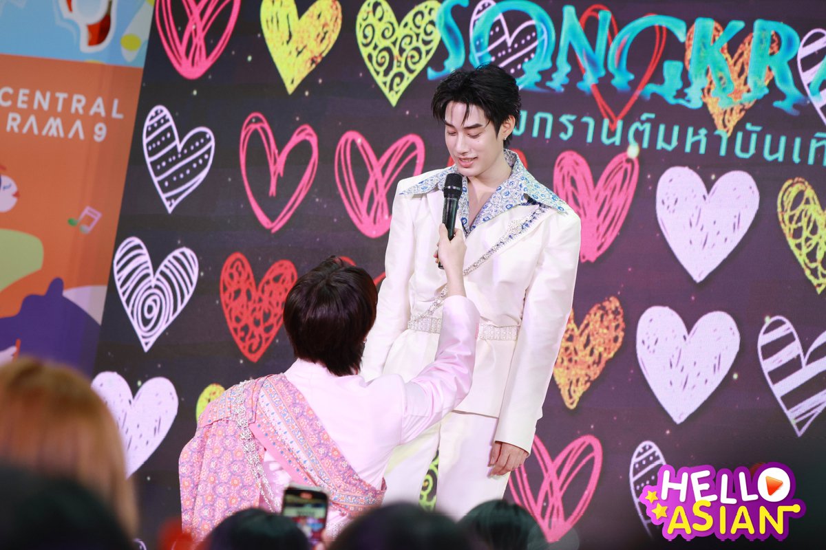 Hello Asian tweet media