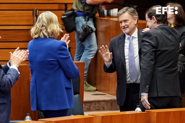 Francisco Vázquez, del PP, elegido nuevo presidente de las Cortes de Castilla y León con la suma de los votos del PP y Vox. 

efe.com/espana/2026-04…