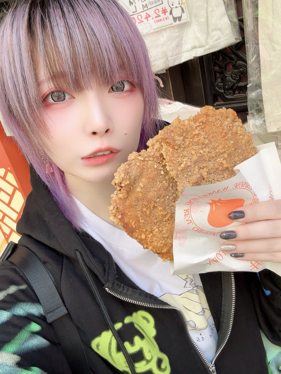 あこになります。 ここのﾀﾞｰｼﾞｰﾊﾟｲがうますぎて 家で食べる用にZiploc持参しました