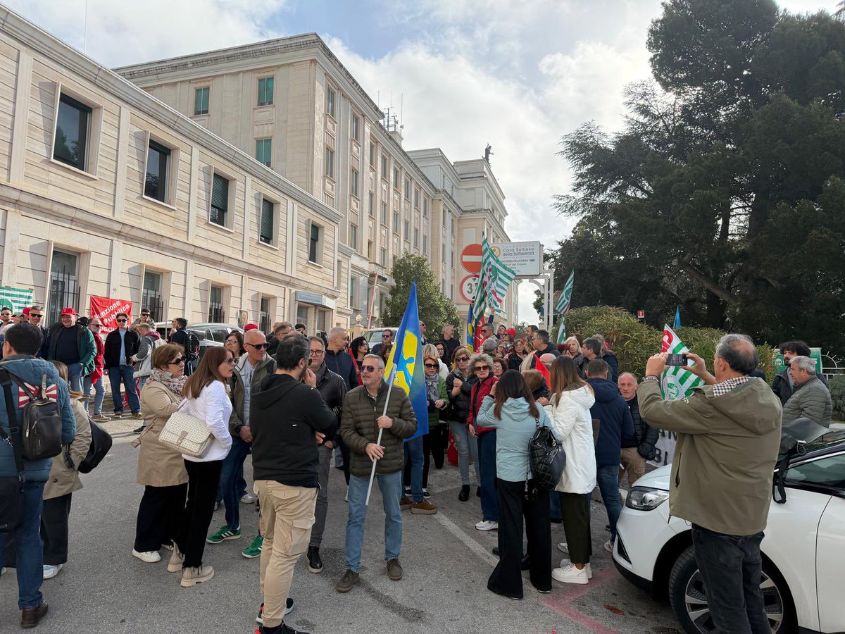 CISLFoggia's tweet image. Sit-in Casa Sollievo della Sofferenza San Giovanni Rotondo - @CostantinoCisl “Solidali con la #Cisl #FP Foggia a tutela dei #diritti, della #dignità e del #lavoro encomiabile di tanti operatori della #sanità che offrono una #missione quotidiana nell’ospedale voluto da San Pio”