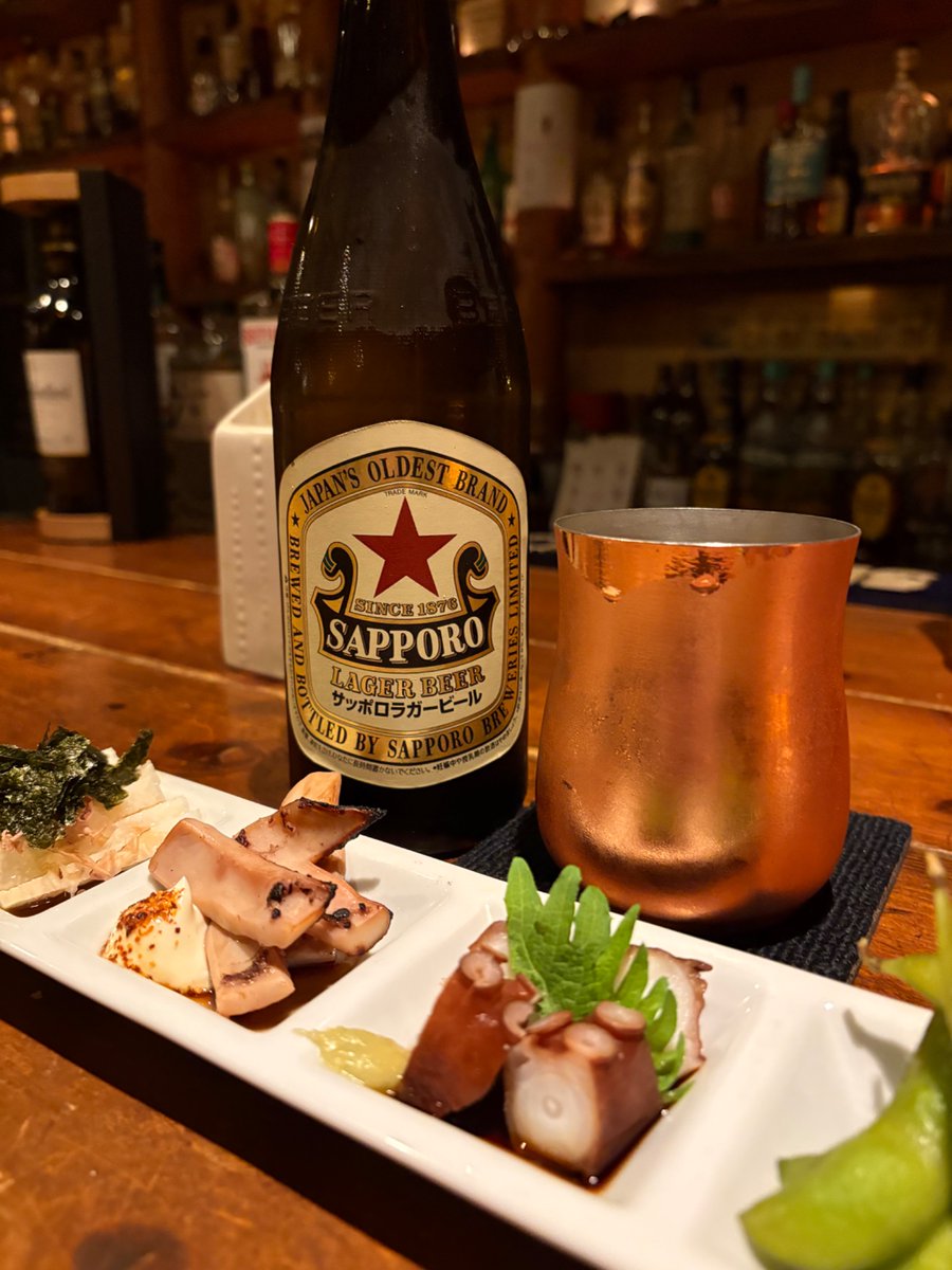 doowop_leaf's tweet photo. 本日もおつかれ様でした。いつもの店でいつもの赤星。どこよりも落ち着くなあ。#ショットバー https://t.co/cy58YJjGUu