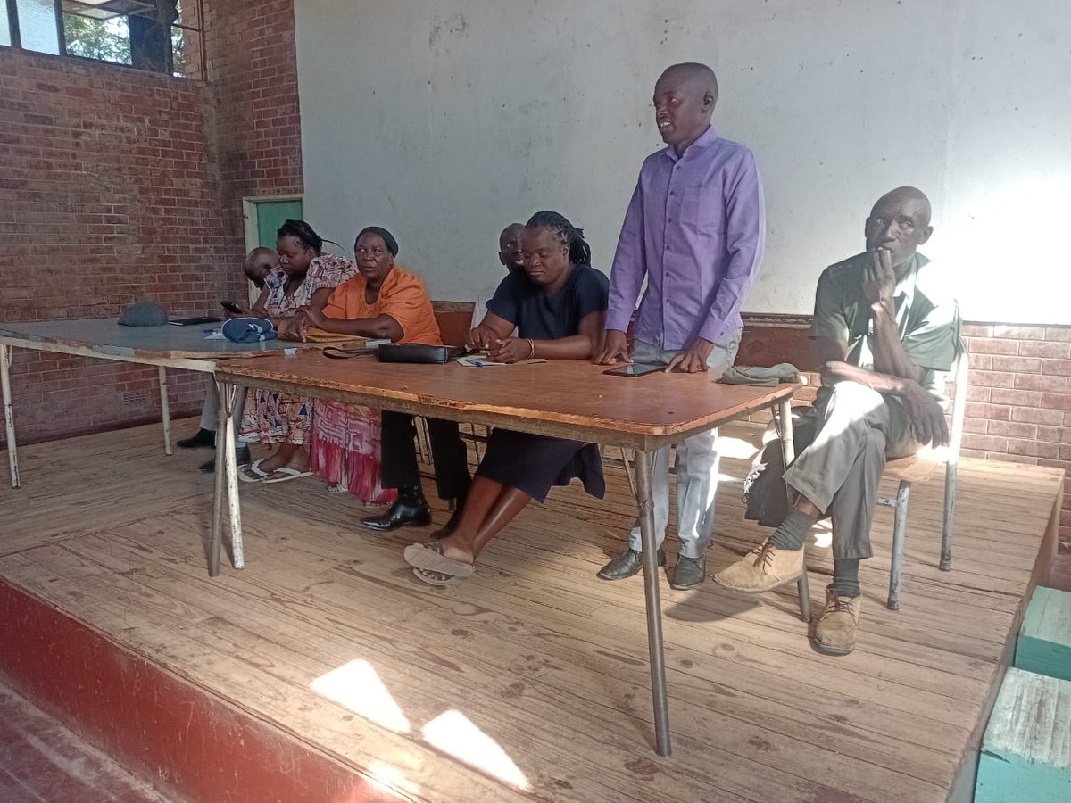 matpulsezw's tweet image. “We could contribute at least a dollar each…” - Pumula residents push for grassroots solutions as dangerous pits continue to claim lives. #Bulawayo #ChildSafety
Readmore👇