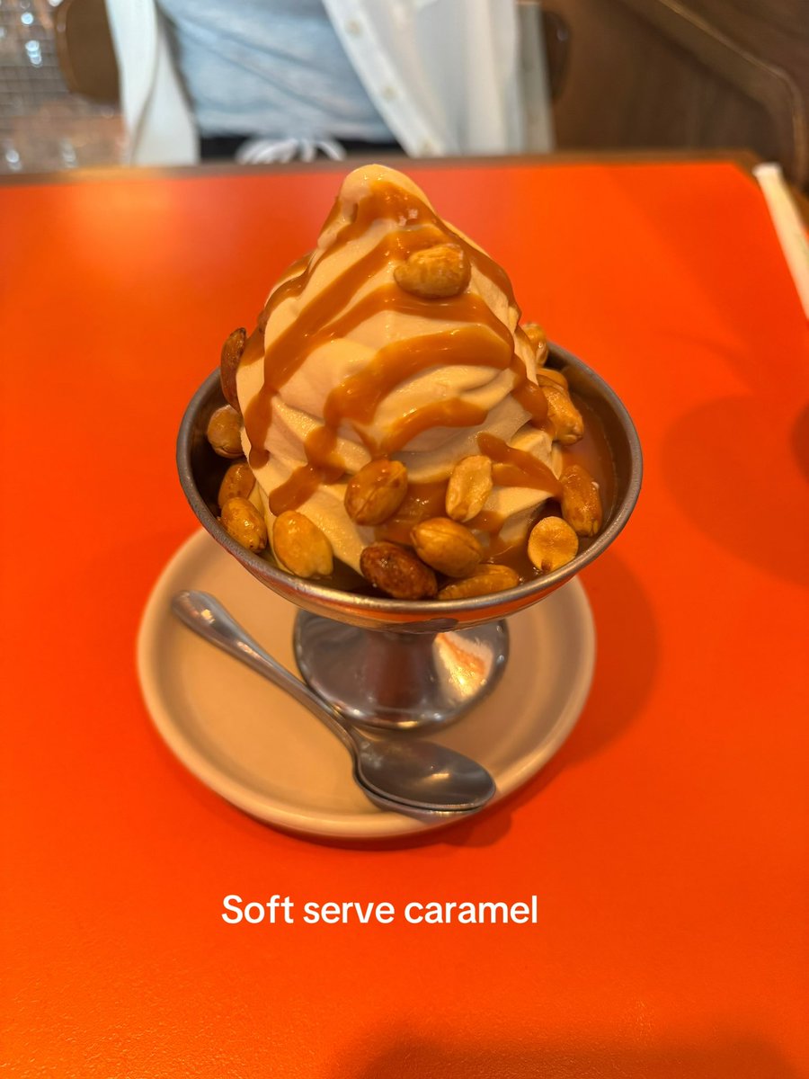 ร้านเครปสไตล์ฝรั่งเศสแถวสาทร
มีทั้งเครปเค็มและหวาน ร้านไม่ใหญ่มาก

📍Kraz 

#Mimijakin #อร่อยไปแดก #สาทร #เครป #softserve <a href="/aroii/">@aroii บอกต่อ</a>