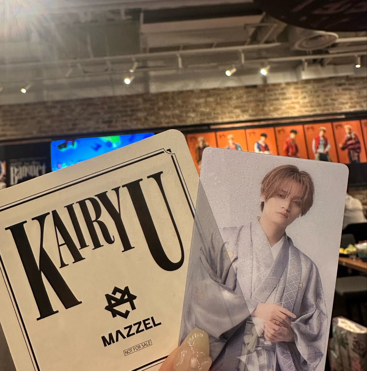 __c3v1's tweet photo. IDカードステッカーに引き続き、今回のコースターも 自引きした😭😭😭😭ランダム運良き😭😭😭😭 https://t.co/hoqBGeaGyt