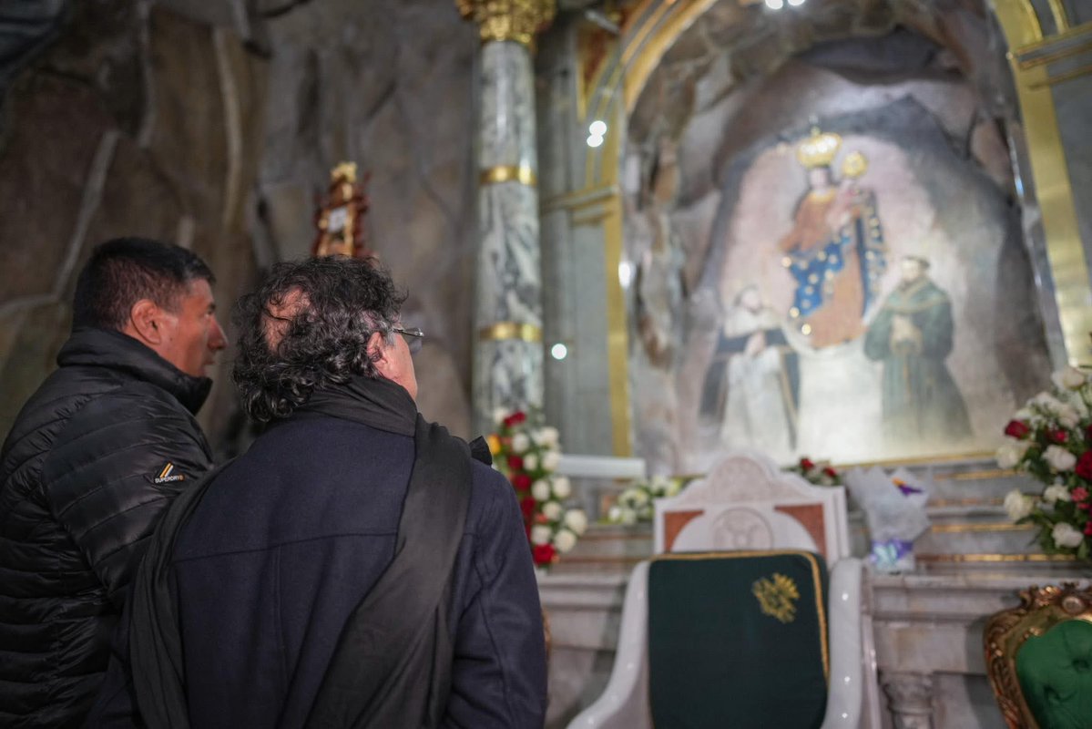 surnoticiashoy's tweet image. ⛪️ #Frontera | Al finalizar el Consejo de Ministros en #Ipiales, el presidente Gustavo Petro visitó por primera vez el Santuario de Las Lajas.

📸 Fotos: Presidencia de la República