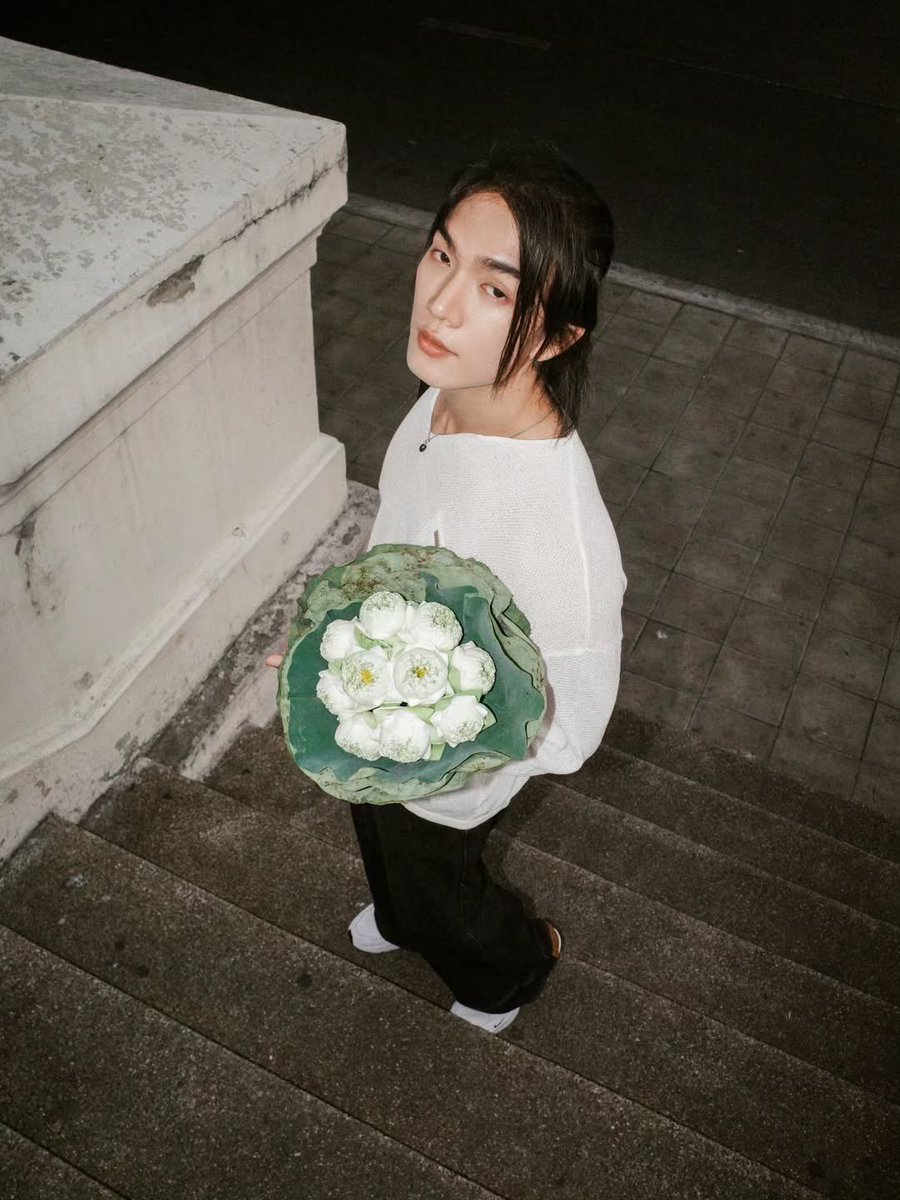 Boatoat_INA's tweet image. Flowers and you 
🤍

#Boatyongyut @Yong_yutt