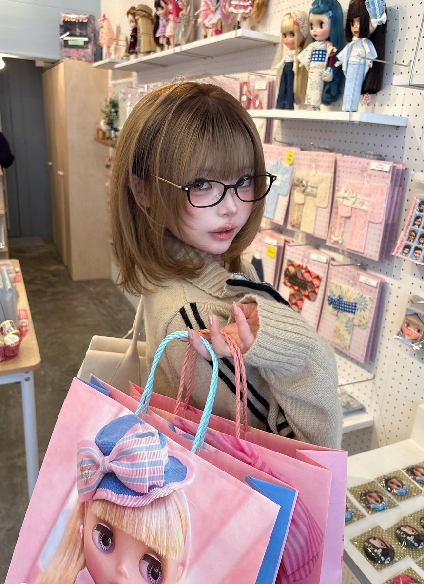 あるく tweet media