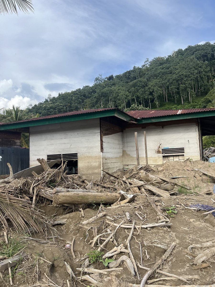 Humanies Project tweet media