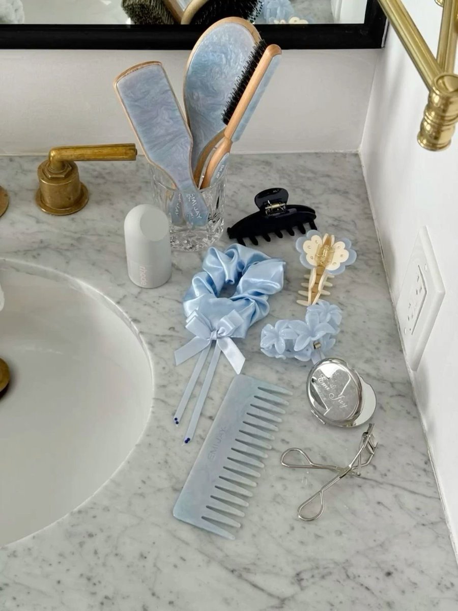 Golden Fashion tweet media