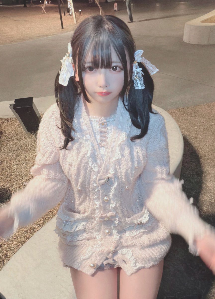 私と付き合うメリット⬇️

コスプレしてくれる
一緒にゲームできる
一緒にアニメ見れる
車の話ができる
カメラに詳しい
メンヘラしない

デメリット⬇️