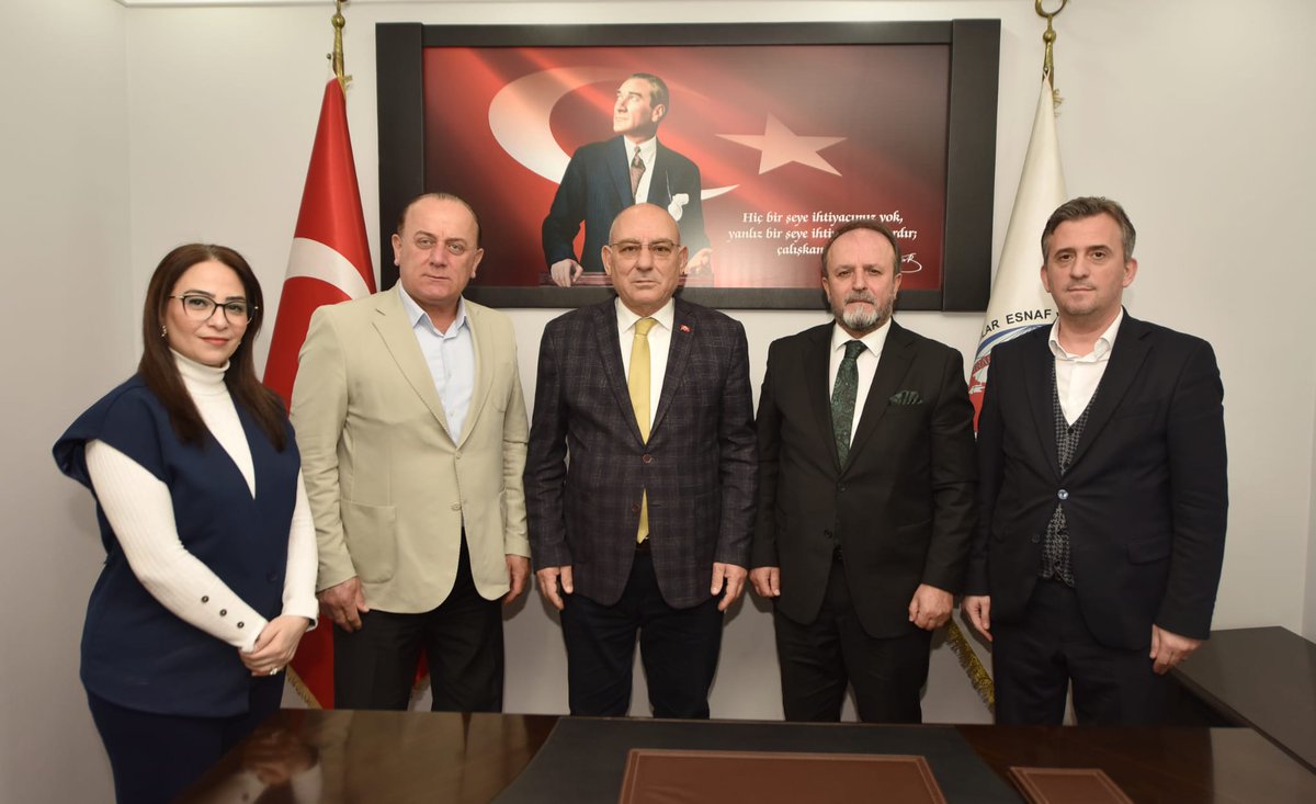 📍 TRABZON İNŞAATÇILAR VE EMLAKÇILAR ODASI

TESOB Başkanı Metin Kara, Trabzon İnşaatçılar ve Emlakçılar Esnaf ve Sanatkarlar Odası'nı ziyaret ederek, göreve yeniden seçilen Başkan Ayhan Taflan ve yönetim kurulu üyelerine görev döneminde başarı dileklerini iletti.