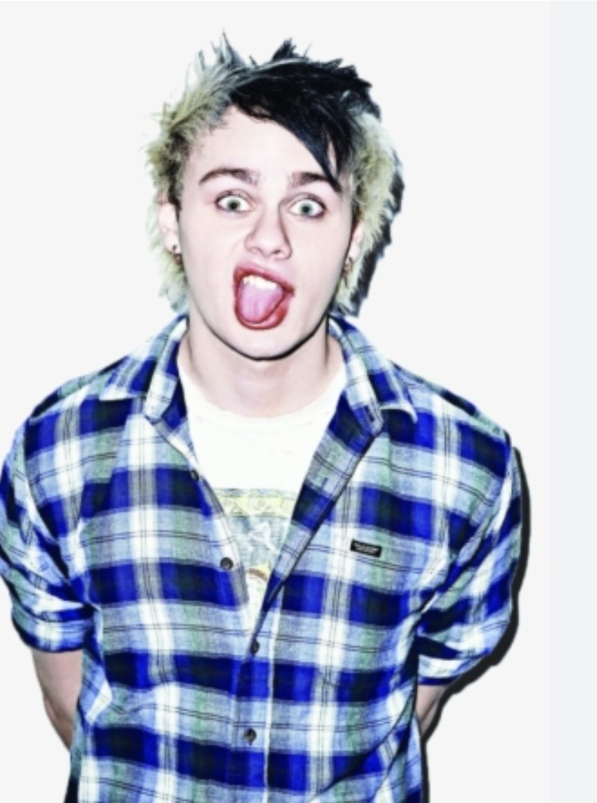 iva is a ☆ tweet media