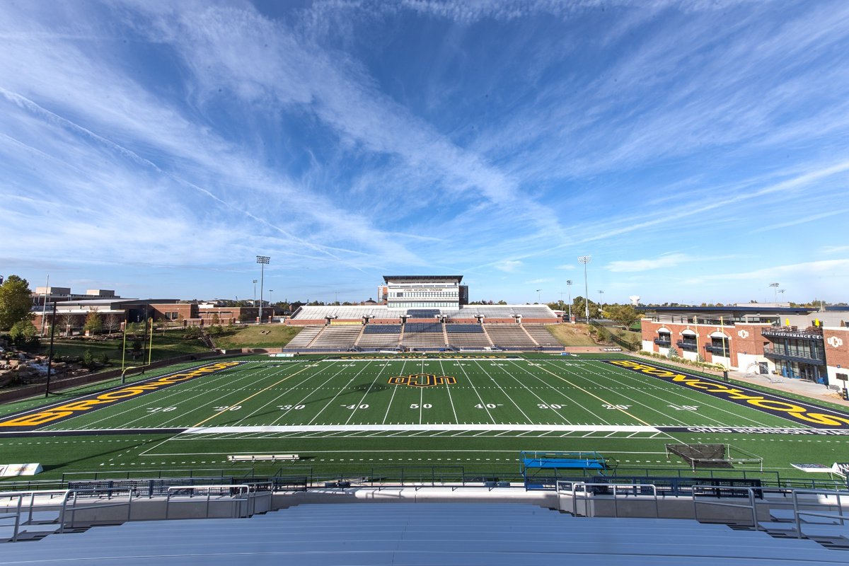CFBHome's tweet photo. Stadium of the Morning 🥞

🏟️: Chad Richison Stadium
📍: Edmond, Oklahoma 
✅: Capacity ~12,000

Home of @ucobronchofb https://t.co/jrN3BTzVVY
