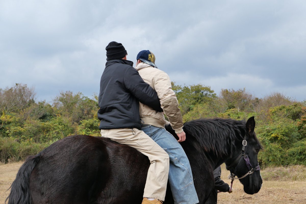 ❌น้องชายคนนี้จะปกป้องอาร่อนฮยองเอง
✅ฮยอง! อย่าเบียดได้ป๊ะ เถิบตูดออกไปหน่อย!