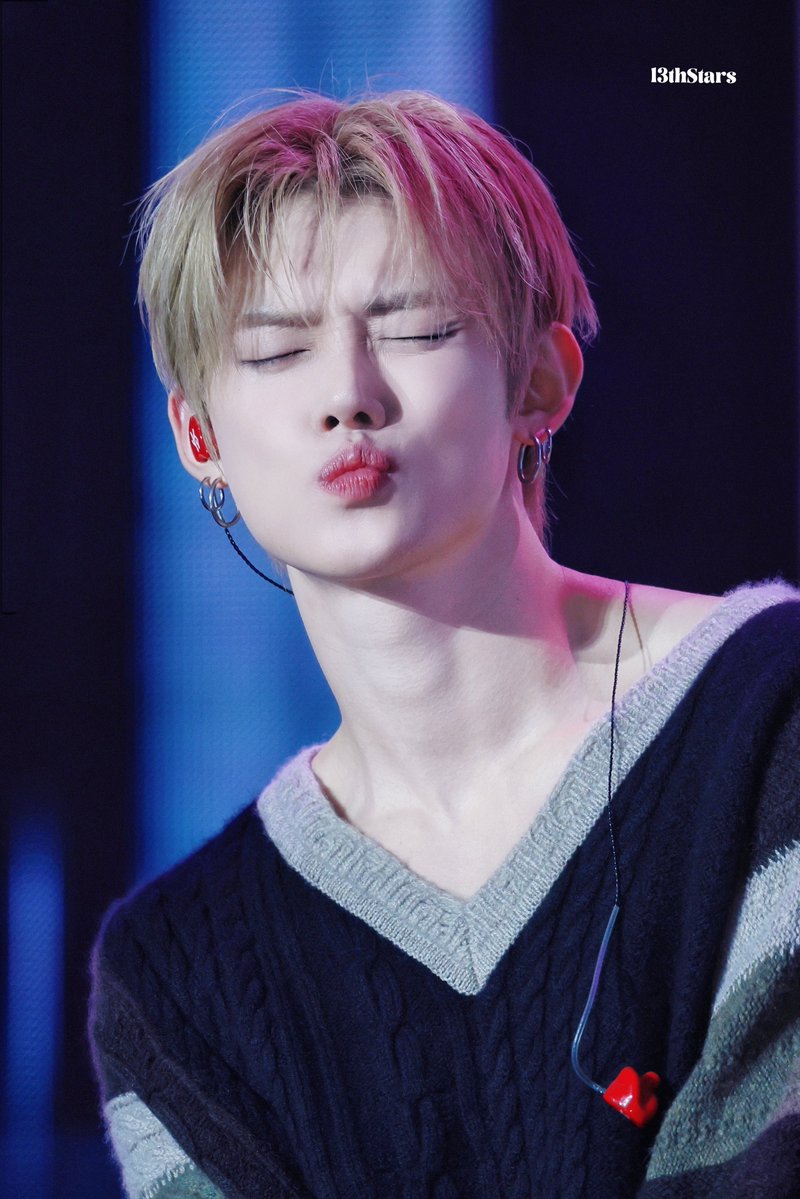 Be my light💫 tweet media